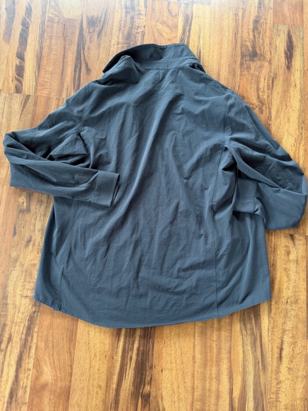 lululemon athletica Men's Long Sleeve Button-Up Shirt - Black - Picture 2 of 6
